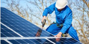 Installation Maintenance Panneaux Solaires Photovoltaïques à Bessais-le-Fromental